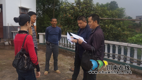 泸县纪委到立石镇开展脱贫攻坚督查工作(图1)