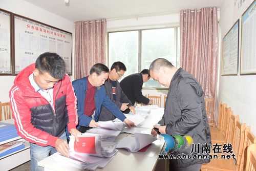 叙永县教育局:心系贫困家庭 爱心电视送上门(图5) 叙永县教育局:心系贫困家庭 爱心电视送上门(图5)