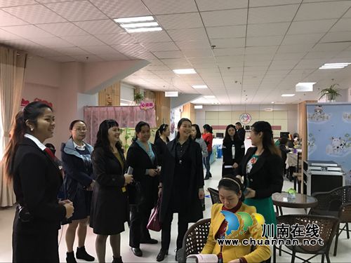 市妇联副主席余元玲到新民社区妇女儿童之家参观指导(图1) 市妇联副主席余元玲到新民社区妇女儿童之家参观指导(图1)