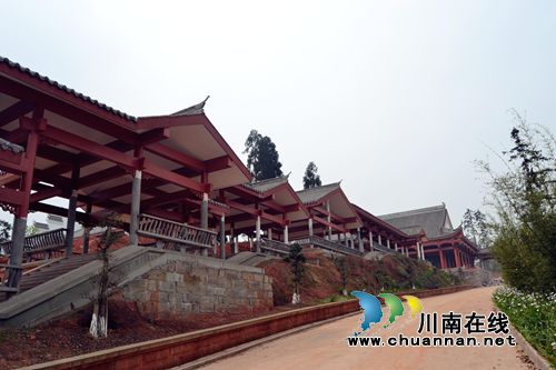 泸州纳溪：纳贡酒庄建设稳步推进(图2)