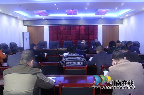 泸县云龙镇召开朱梅滩村、茅坝村土地整理项目工作部署会(图1)