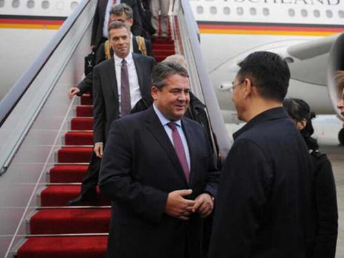 德国副总理再访川&nbsp;委托朋友照顾德国中小企业(图1)