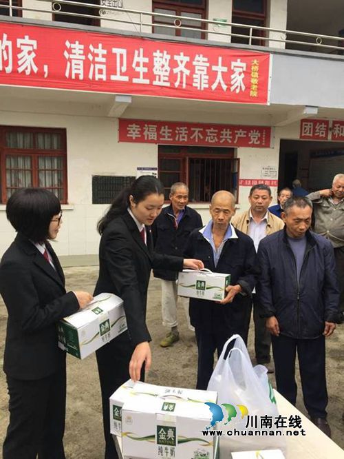 合江法院巡回审判&nbsp;50名敬老院老人参与旁听(图2)