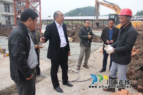 泸县石桥镇开展易地扶贫搬迁工作专项督查(图1)