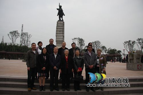 蔡锷将军后人来泸州纳溪重温护国战争历史(图2) 蔡锷将军后人来泸州纳溪重温护国战争历史(图2)