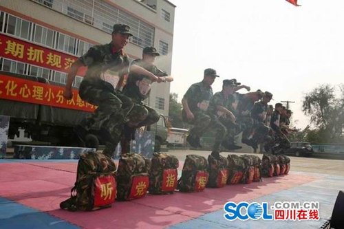 武警四川总队理论文化心理服务小分队走进内江(图4)