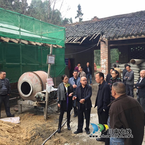 泸县农林局赴泸县林场天洋工区督查危旧房改造(图1)