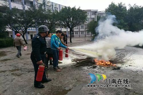 合江白米镇中学开展消防安全应急疏散演练(图1)