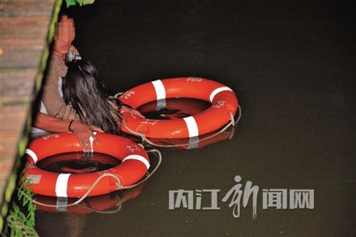 内江：女子酒后跳进甜城湖&nbsp;朋友相救双双被困(图2)