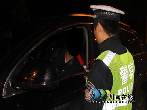 泸州市交警支队开展酒驾毒驾整治集中统一行动(图2) 泸州市交警支队开展酒驾毒驾整治集中统一行动(图2)