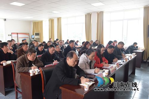 叙永:学生防寒保暖工作抓得“早”(图2) 叙永:学生防寒保暖工作抓得“早”(图2)