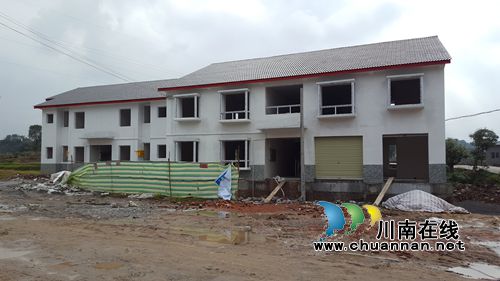 泸县毗卢镇易地搬迁安置点建设全面提速(图1)