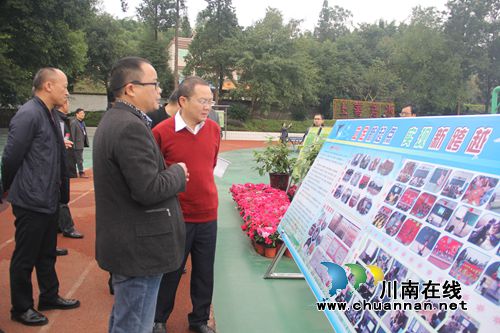 市教育局局长张正平调研石桥镇综合办学水平(图2) 市教育局局长张正平调研石桥镇综合办学水平(图2)