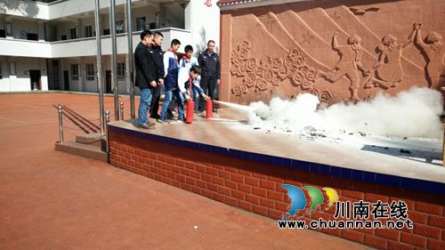 叙永水尾镇中心小学开展消防安全应急演练(图2)
