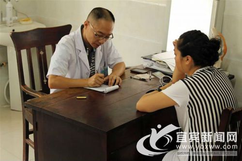 宜宾医生仁心热心：江水中救起夫妻二人(图2)