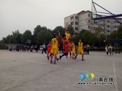 泸县中小学篮球比赛中职组 泸县建校获双冠(图2) 泸县中小学篮球比赛中职组 泸县建校获双冠(图2)