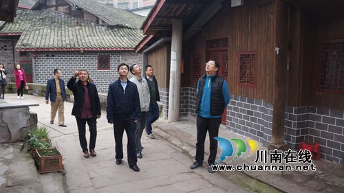 重庆旅游投资集团到立石开展招商引资项目考察(图2)