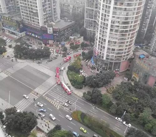 泸州城西一小区突发火灾&nbsp;27楼公寓黑烟滚滚(图7)