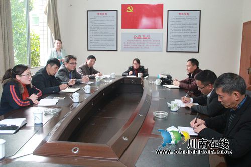 泸州市食药监局到合江县调研食品药品监管工作(图1) 泸州市食药监局到合江县调研食品药品监管工作(图1)