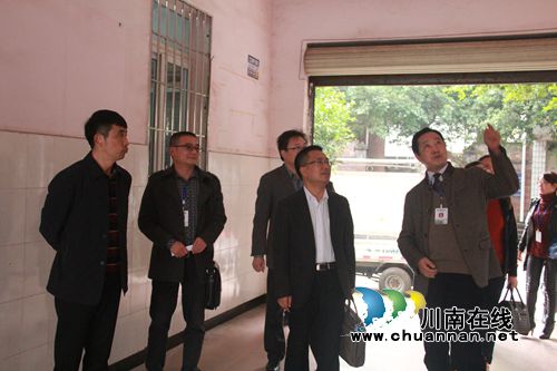 泸州市食药监局到合江县调研食品药品监管工作(图2) 泸州市食药监局到合江县调研食品药品监管工作(图2)