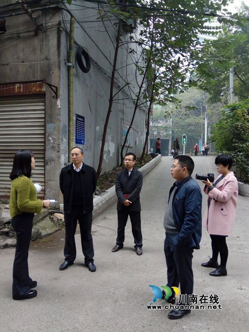 创文包保单位泸州市纪委深入麻柳湾社区指导工作(图2) 创文包保单位泸州市纪委深入麻柳湾社区指导工作(图2)