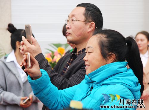 泸州韬明世家装饰工程公司在西南商贸城开业(图9) 泸州韬明世家装饰工程公司在西南商贸城开业(图9)