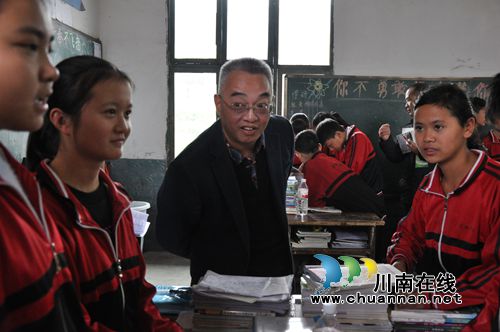 省教科所所长刘涛率队调研古蔺县教学结构改革(图2)