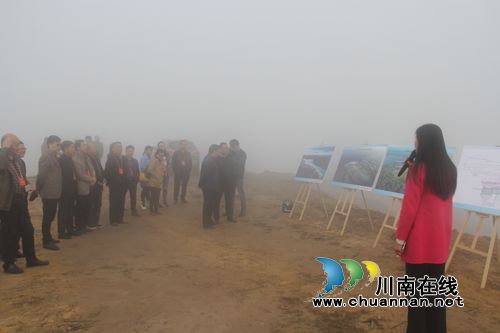 市政协委员泸县小组到云龙镇调研机场建设情况(图2)