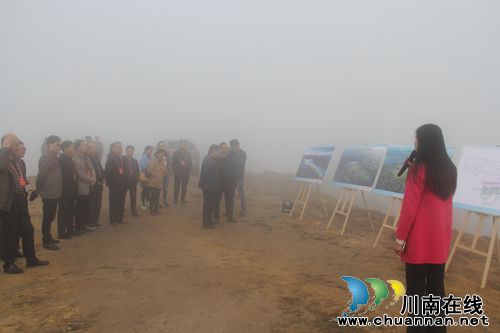 泸州市政协委员泸县小组到云龙镇调研机场建设情况(图2)