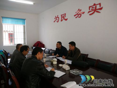 泸州高新区交叉督查组到叙永双山村检查(图2) 泸州高新区交叉督查组到叙永双山村检查(图2)