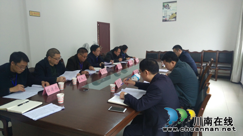 合江县常务副县长周昌海到自怀镇调研(图1) 合江县常务副县长周昌海到自怀镇调研(图1)