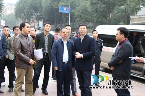 靳地胜率队督查红星街道“创文”工作(图1) 靳地胜率队督查红星街道“创文”工作(图1)