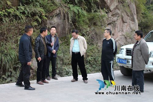 叙永县长唐杰督导调研大石乡脱贫攻坚工作(图1)