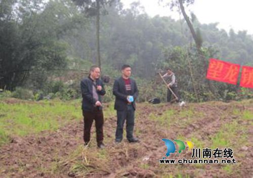 泸州合江:贫困村“农民夜校”开学上课了(图2) 泸州合江:贫困村“农民夜校”开学上课了(图2)