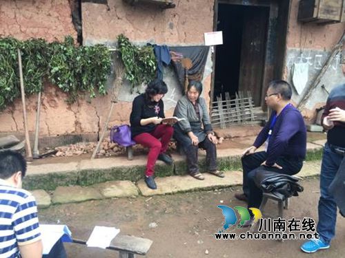 合江县政协副主席张霞到自怀镇“走基层送温暖”(图3)