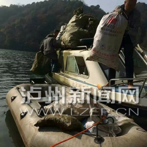 泸州:古蔺户外志愿者 红龙湖畔捡走10吨垃圾(图1) 泸州:古蔺户外志愿者 红龙湖畔捡走10吨垃圾(图1)