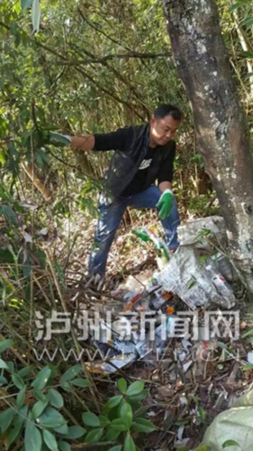 泸州:古蔺户外志愿者 红龙湖畔捡走10吨垃圾(图2) 泸州:古蔺户外志愿者 红龙湖畔捡走10吨垃圾(图2)