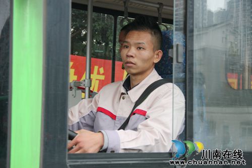 泸州公交车长大比武 “七项全能”筑牢安全(图8) 泸州公交车长大比武 “七项全能”筑牢安全(图8)