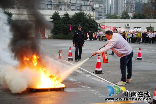 泸州公交车长大比武 “七项全能”筑牢安全(图18) 泸州公交车长大比武 “七项全能”筑牢安全(图18)