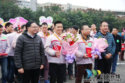 泸州公交车长大比武 “七项全能”筑牢安全(图12) 泸州公交车长大比武 “七项全能”筑牢安全(图12)