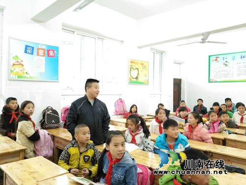 叙永县委宣传部初查分水中心校县级最佳文明单位创建(图1)