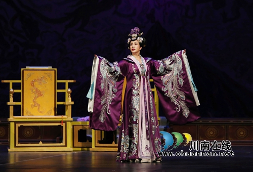 刘晓庆大型史诗话剧《武则天》12月酒城开演(图4) 刘晓庆大型史诗话剧《武则天》12月酒城开演(图4)