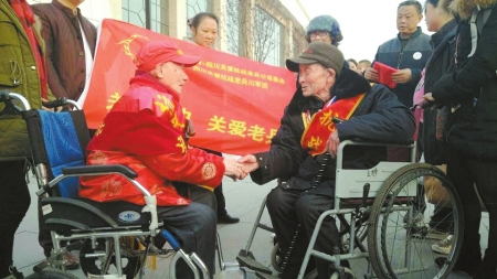 98岁抗战老兵回到家乡内江&nbsp;遗憾当年未跪别母亲(图1)