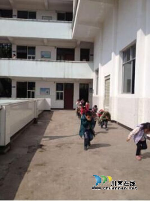 合江甘雨镇积极开展消防安全演练进校园活动(图2)