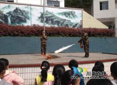 合江甘雨镇积极开展消防安全演练进校园活动(图1)