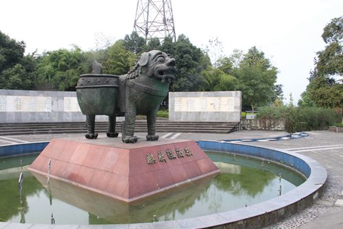 泸州：城中伪文化&nbsp;依然在蔓延(图3)