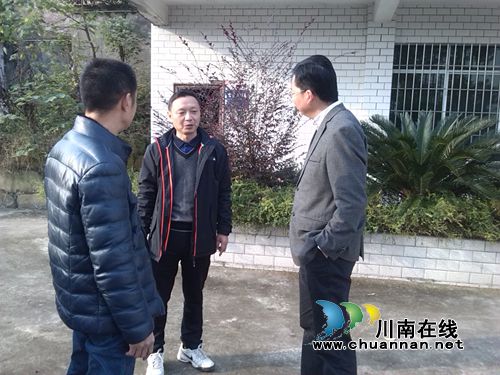 泸县文体广电局到立石镇开展贫困村贫困户文化脱贫退出评估验收检查(图1)