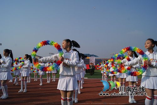 泸州十八中代表龙马潭区参加“忠山之秋”校园文化活动节开幕式(图2)