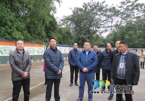 省教育厅厅长检查指导大溪小学教育信息化工作(图1)