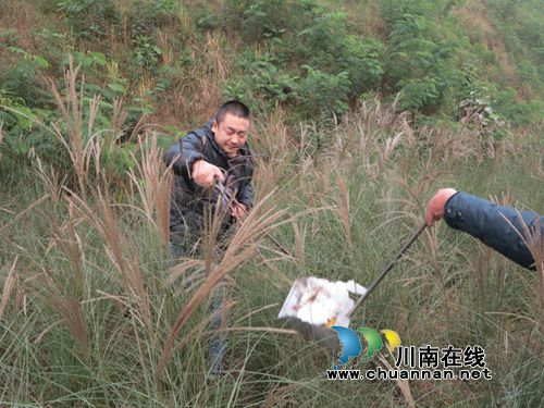 纳溪区卫计局深入炳灵村包保责任区落实包保工作(图1)